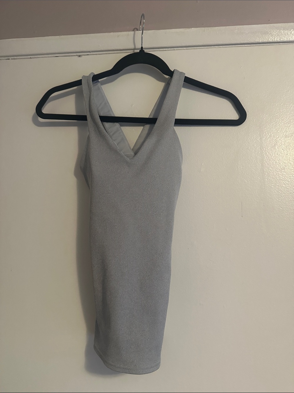 ALO Yoga Light Gray Ribbed V-Neck Tank